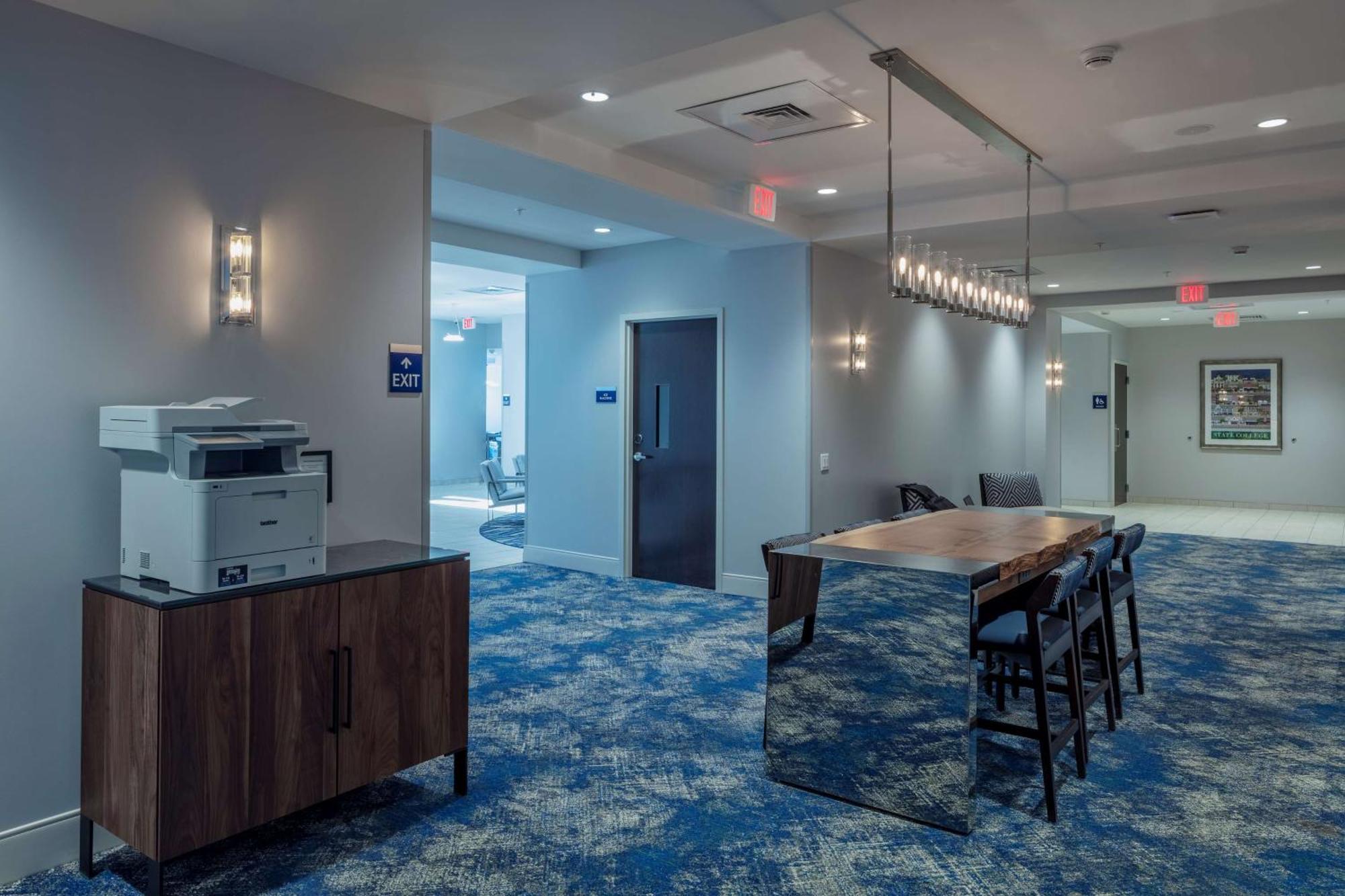 Hotel Scholar State College, Tapestry Collection By Hilton State College